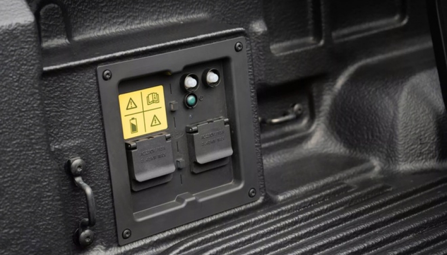 Có phải Ford Ranger hay bị hỏng ổ điện 220V?