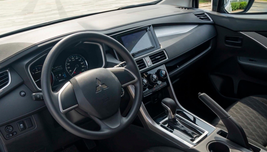 Màn hình Xpander chập chờn thì em nên làm gì?