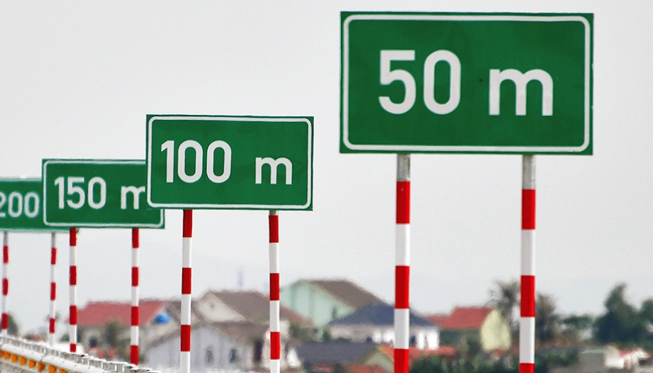 Kinh nghiệm lái xe trên đường nghỉ Tết Thống Nhất (P.5): Quy tắc 3 giây, cách xác định khoảng cách an toàn trên đường cao tốc