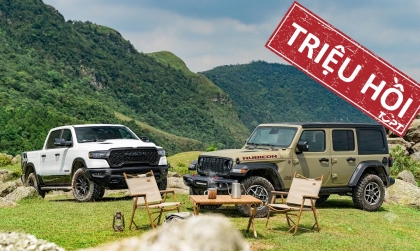 Stellantis triệu hồi RAM 1500 vì lỗi đèn pha, triệu hồi Jeep Grand Wagoneer vì lỗi phần mềm điều khiển phanh