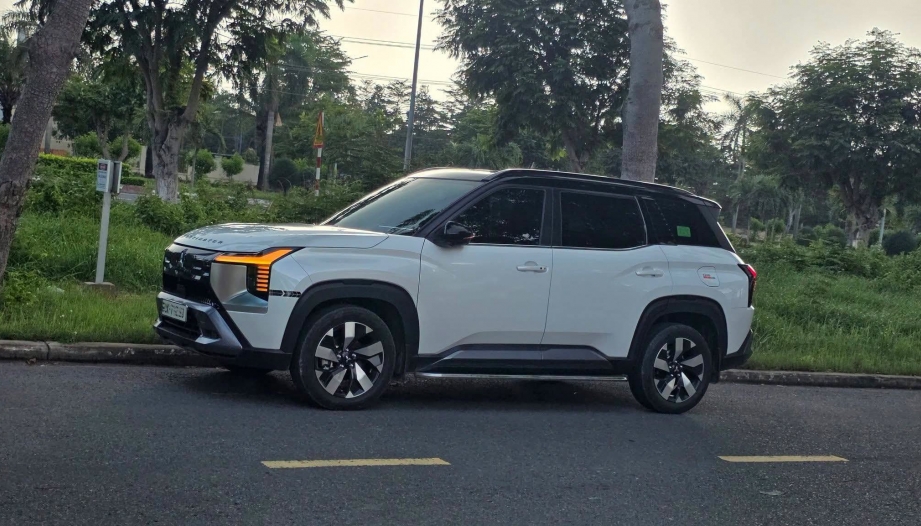 Xin tư vấn xe Mitsubishi Destinator có tiếng lạch cạch phía sau khi qua gờ giảm tốc?