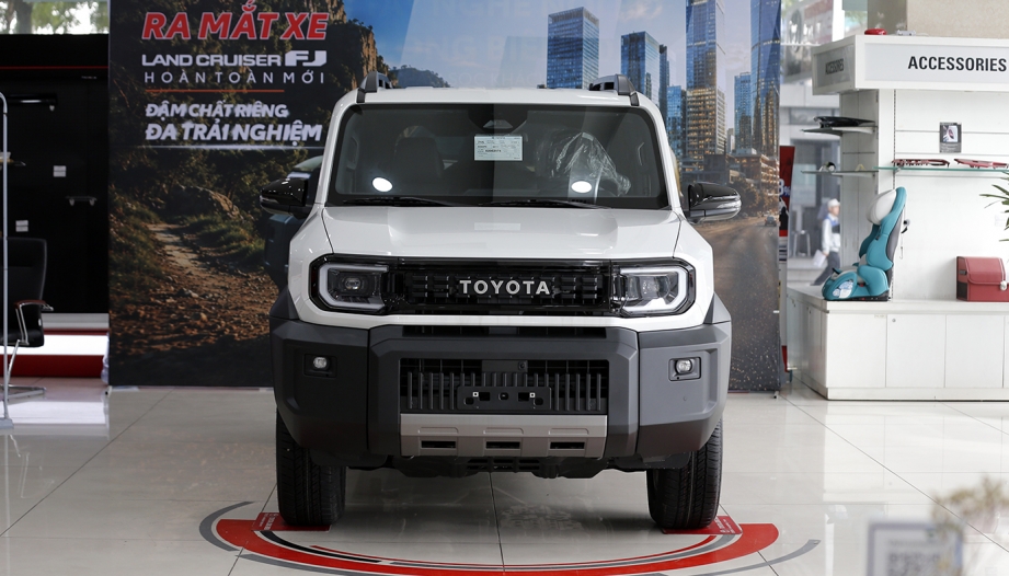 Toyota Land Cruiser FJ - Sự tái sinh đầy toan tính một huyền thoại địa hình