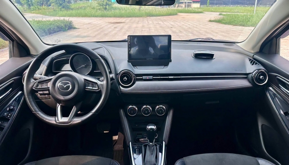 Mazda2 bị lỏng vô lăng khi đi trên 110 km/h có vấn đề gì không?